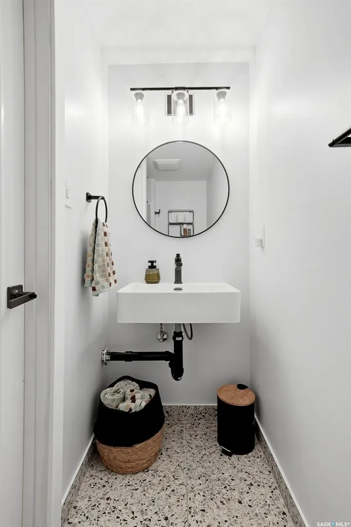 208 Habkirk Drive Regina SK S4S 2X8