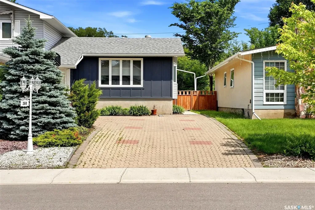 208 Habkirk Drive Regina SK S4S 2X8