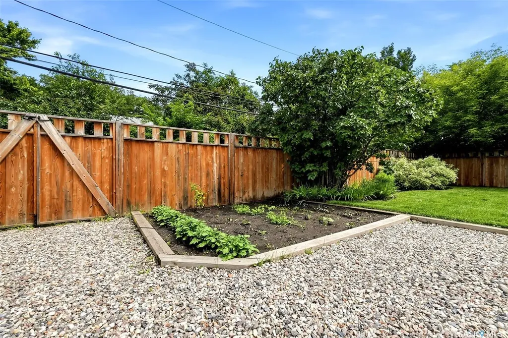 208 Habkirk Drive Regina SK S4S 2X8