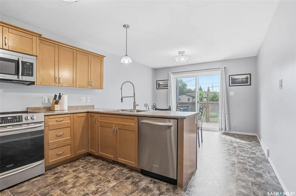 16 6th Avenue Langham SK S0K 2L0