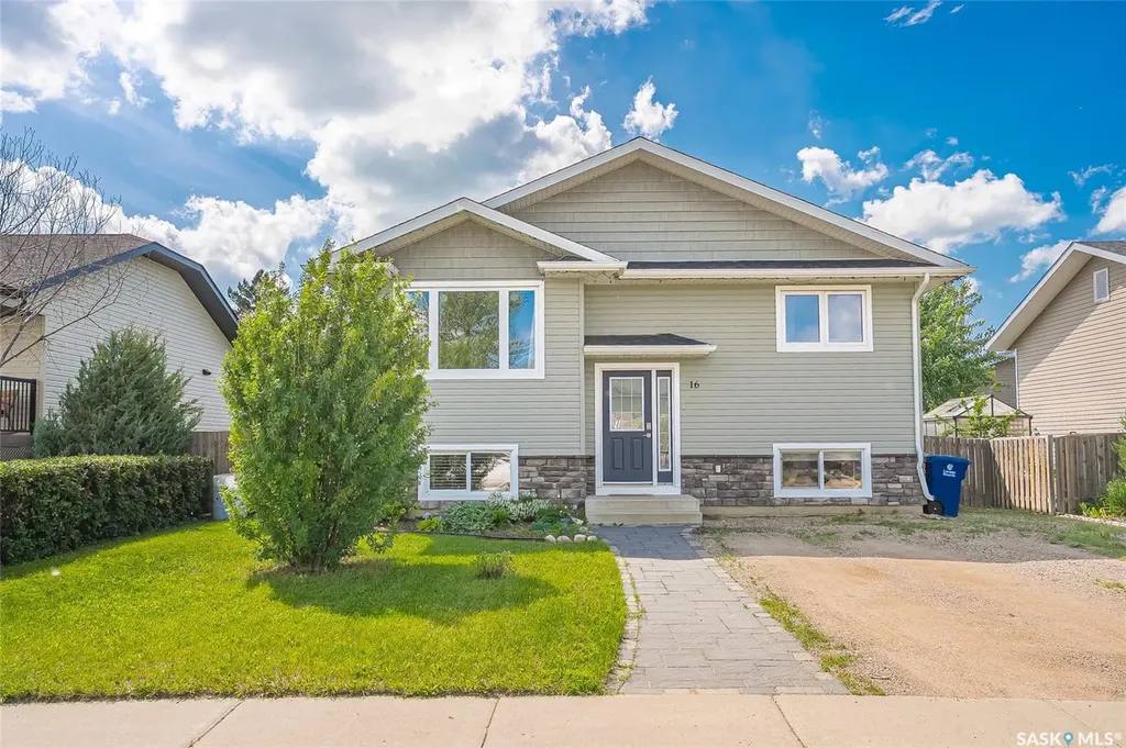 16 6th Avenue Langham SK S0K 2L0