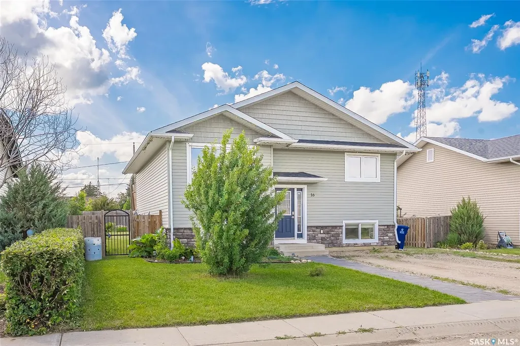 16 6th Avenue Langham SK S0K 2L0