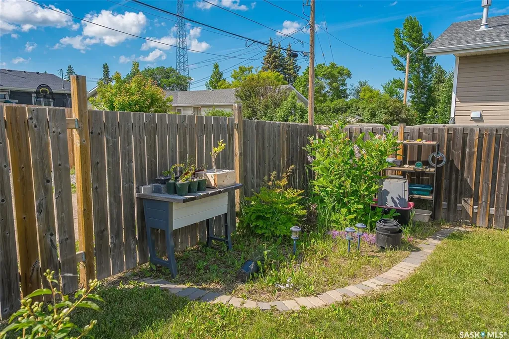 16 6th Avenue Langham SK S0K 2L0