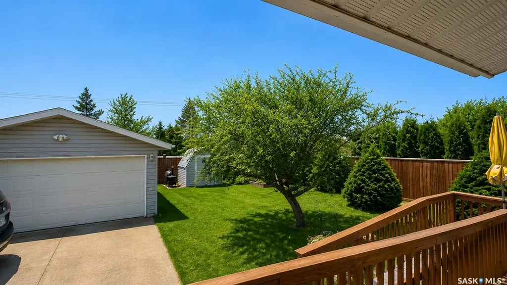 10326 Henderson Drive North Battleford SK S9A 3Y9