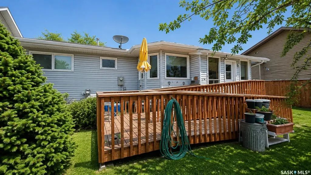 10326 Henderson Drive North Battleford SK S9A 3Y9