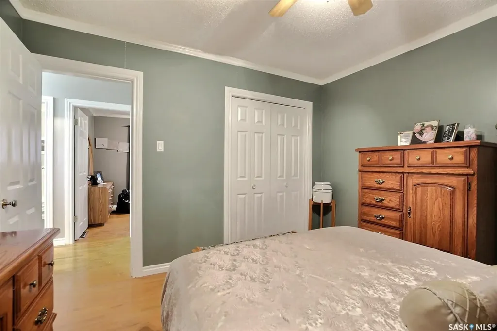 204 Rae Street Regina SK S4R 3L8