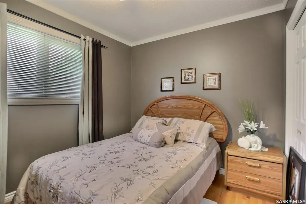204 Rae Street Regina SK S4R 3L8