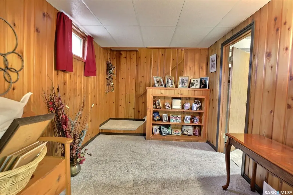 204 Rae Street Regina SK S4R 3L8