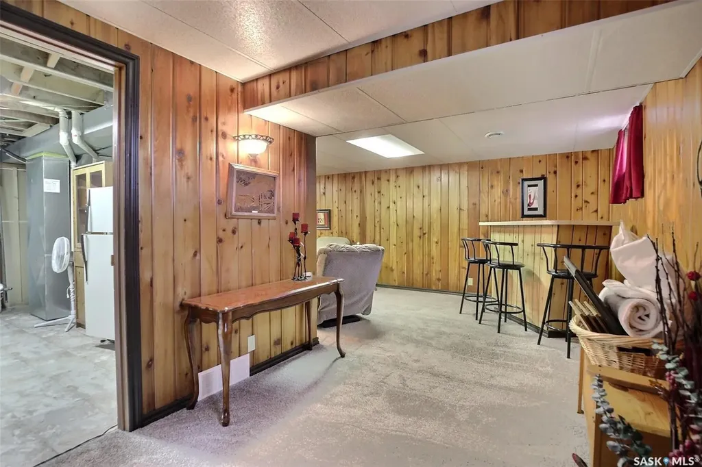 204 Rae Street Regina SK S4R 3L8