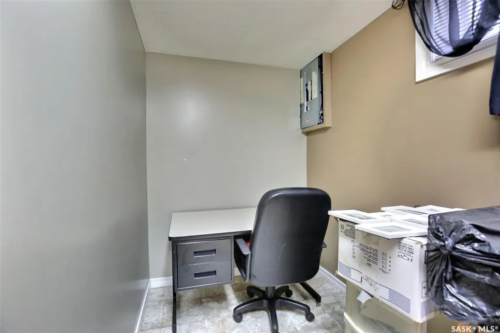 204 Rae Street Regina SK S4R 3L8