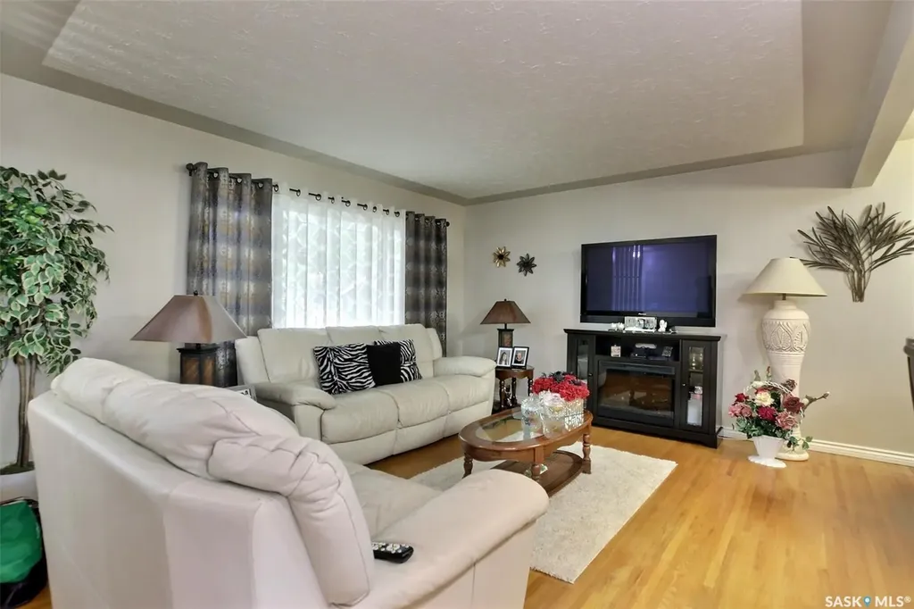 204 Rae Street Regina SK S4R 3L8