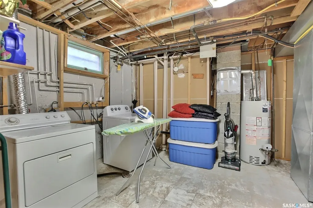 204 Rae Street Regina SK S4R 3L8