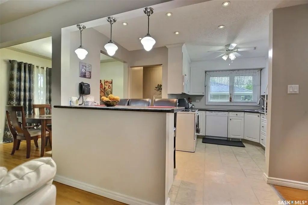 204 Rae Street Regina SK S4R 3L8
