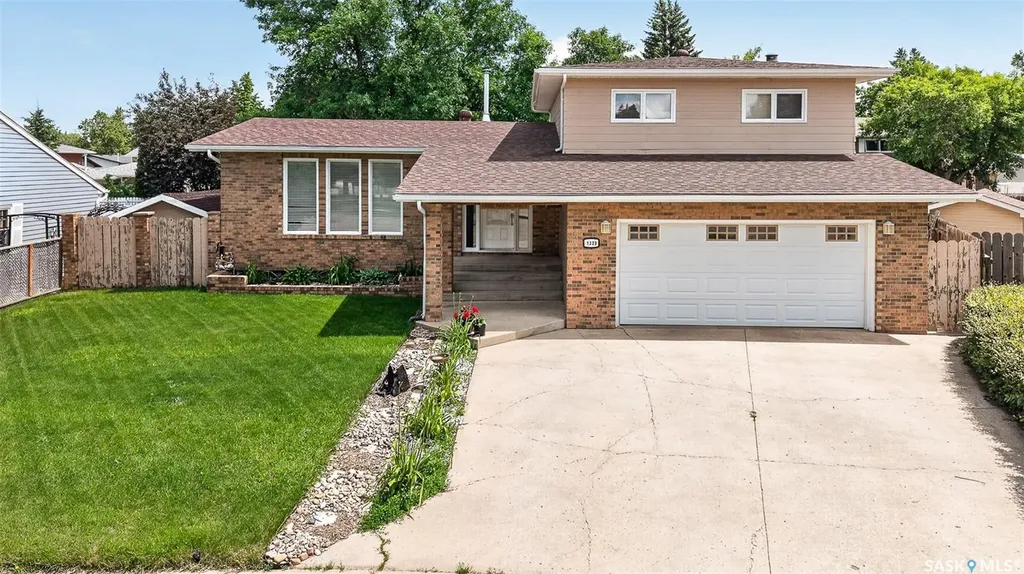 1329 Regal Crescent Moose Jaw SK S6H 7S1