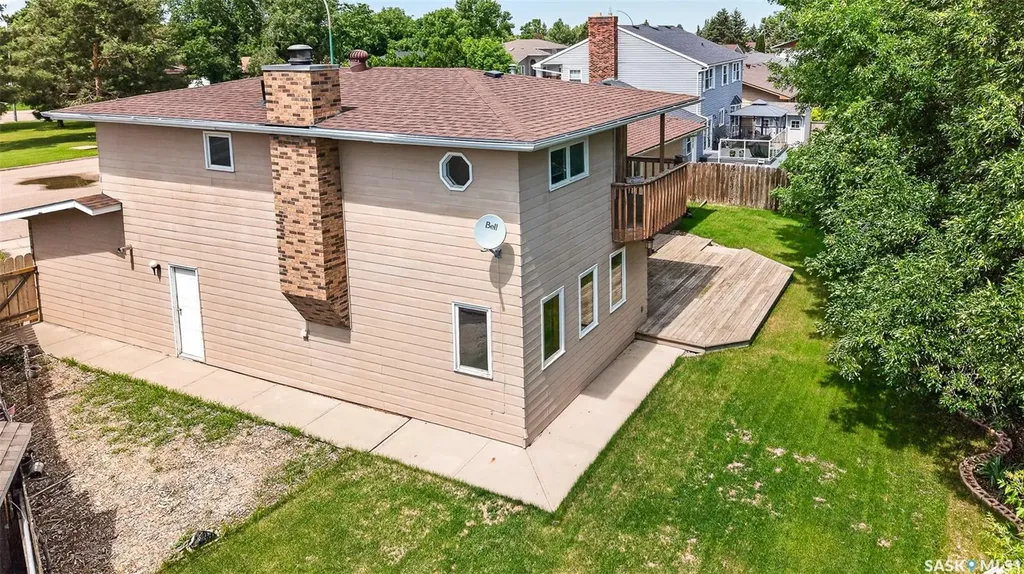 1329 Regal Crescent Moose Jaw SK S6H 7S1