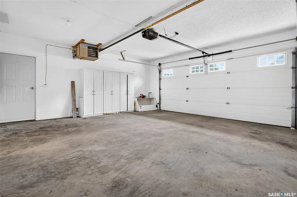 1329 Regal Crescent Moose Jaw SK S6H 7S1