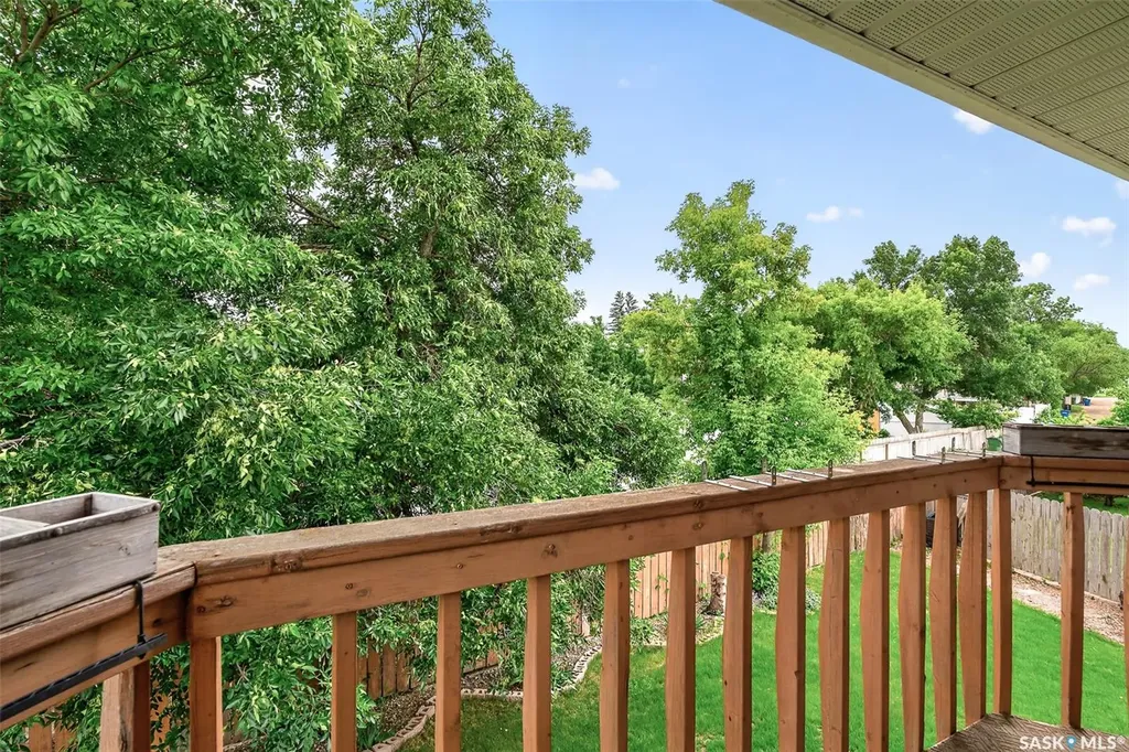 1329 Regal Crescent Moose Jaw SK S6H 7S1