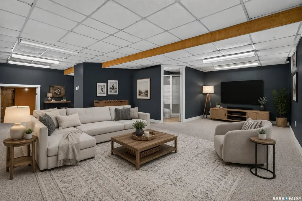 1329 Regal Crescent Moose Jaw SK S6H 7S1