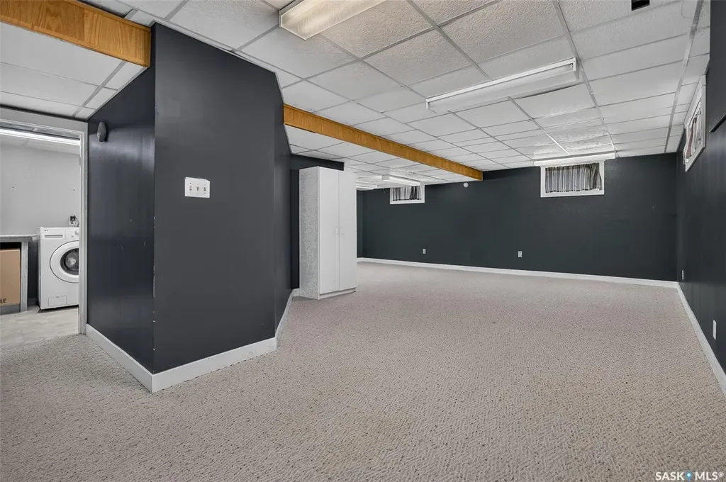 1329 Regal Crescent Moose Jaw SK S6H 7S1