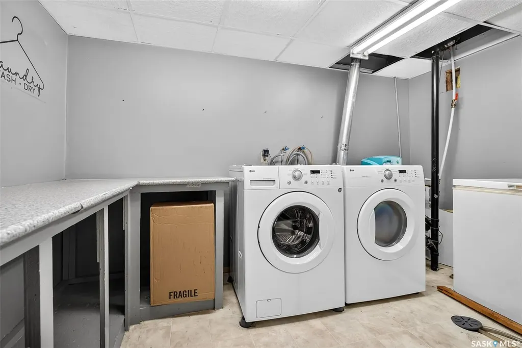 1329 Regal Crescent Moose Jaw SK S6H 7S1