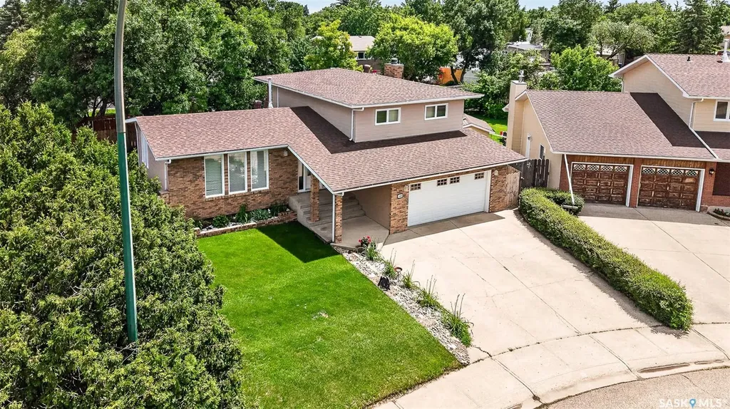 1329 Regal Crescent Moose Jaw SK S6H 7S1