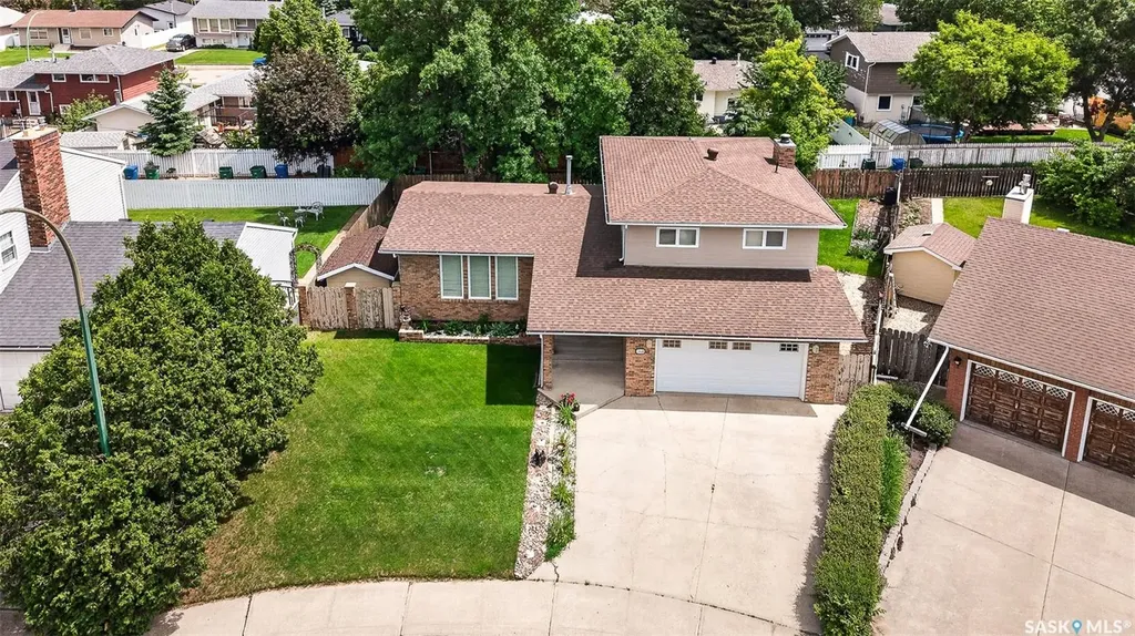 1329 Regal Crescent Moose Jaw SK S6H 7S1
