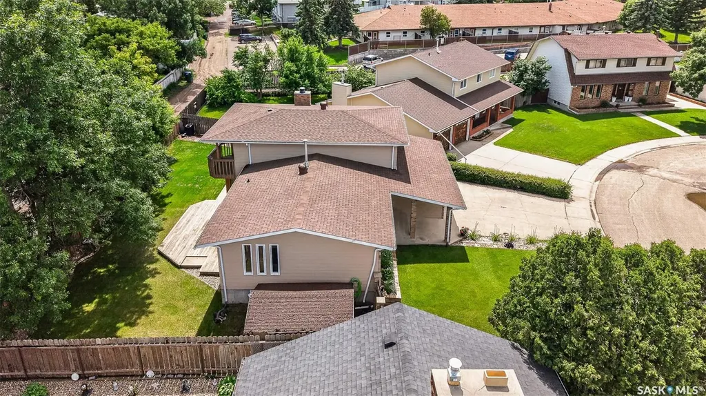 1329 Regal Crescent Moose Jaw SK S6H 7S1