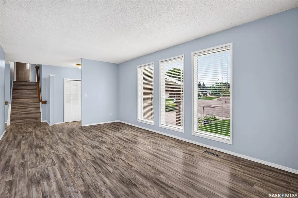 1329 Regal Crescent Moose Jaw SK S6H 7S1