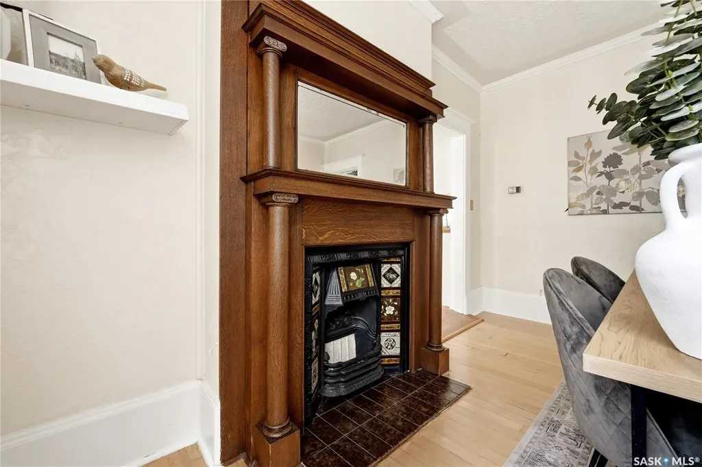 3008 Victoria Avenue Regina SK S4T 1K9