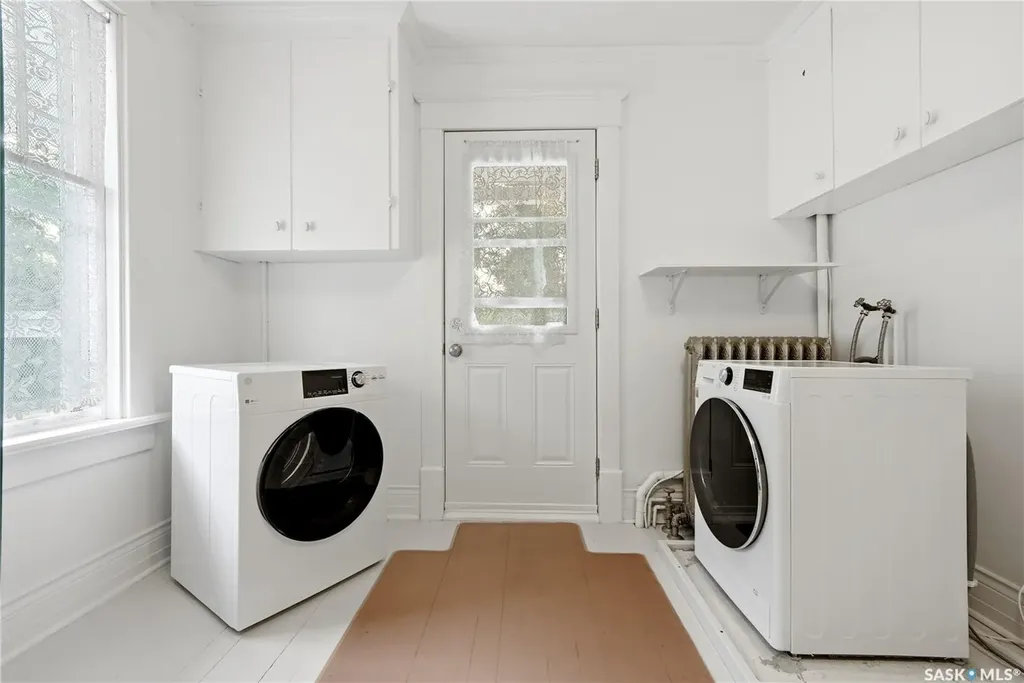 3008 Victoria Avenue Regina SK S4T 1K9
