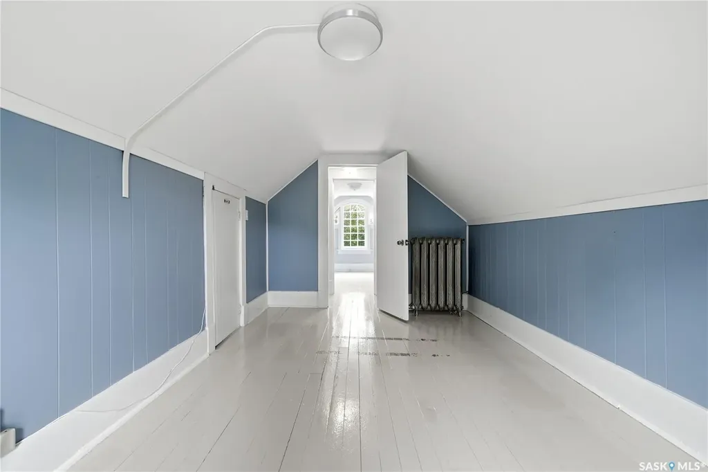 3008 Victoria Avenue Regina SK S4T 1K9