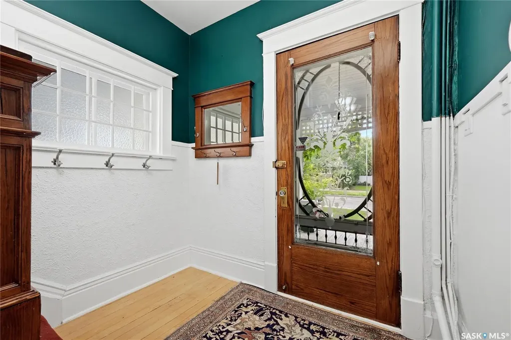 3008 Victoria Avenue Regina SK S4T 1K9