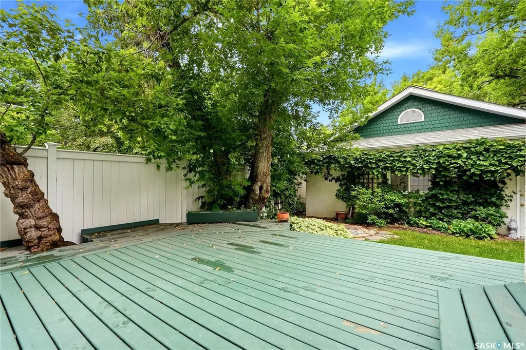 3008 Victoria Avenue Regina SK S4T 1K9