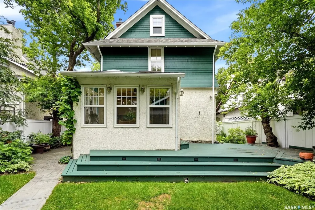 3008 Victoria Avenue Regina SK S4T 1K9