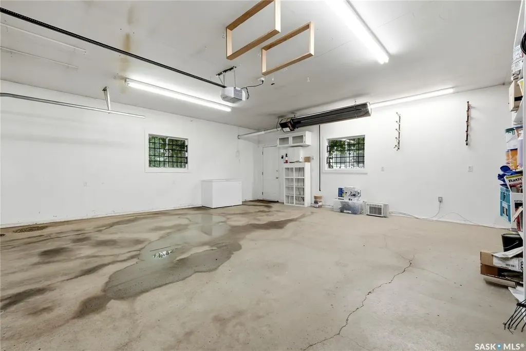 3008 Victoria Avenue Regina SK S4T 1K9