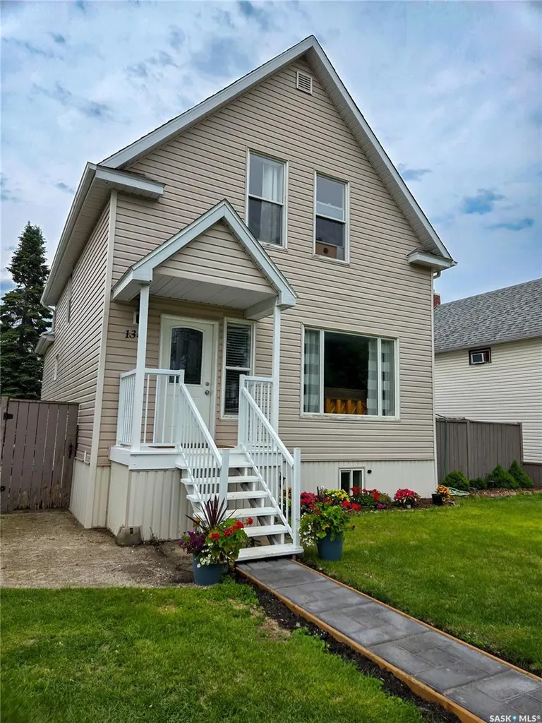 134 9th Avenue W Melville SK S0A 2P0
