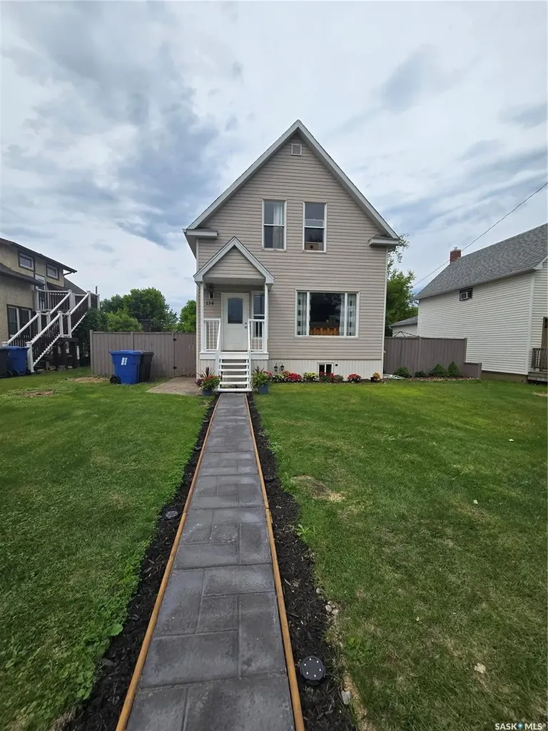 134 9th Avenue W Melville SK S0A 2P0