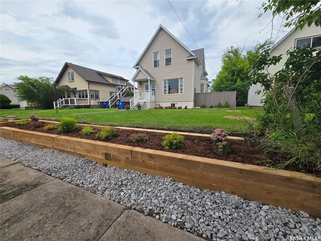 134 9th Avenue W Melville SK S0A 2P0