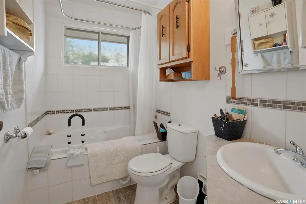 1402 93rd Street North Battleford SK S9A 0C1