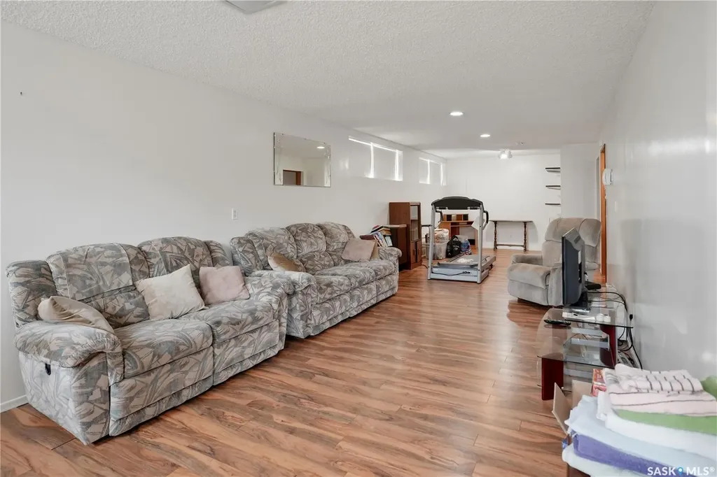 1402 93rd Street North Battleford SK S9A 0C1