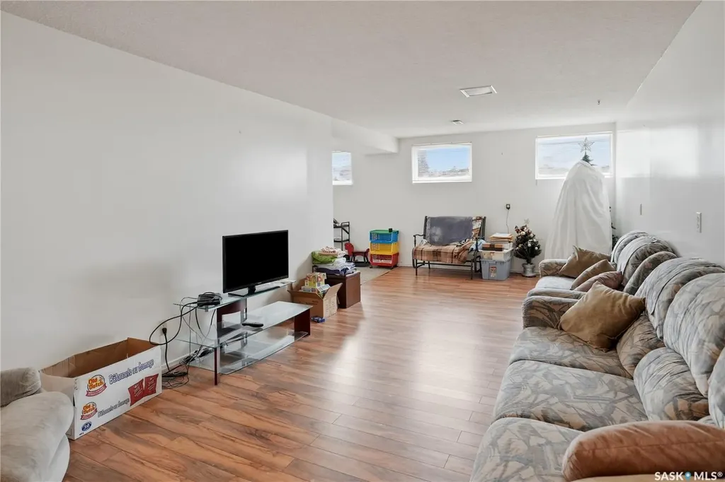 1402 93rd Street North Battleford SK S9A 0C1