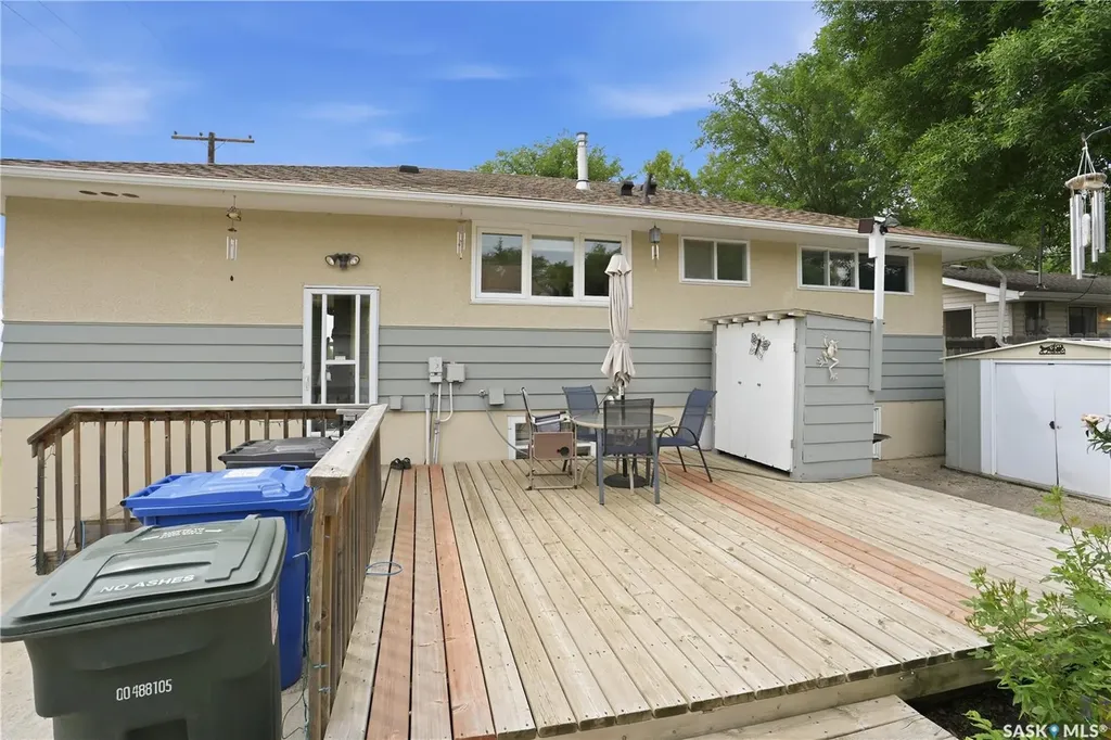 1402 93rd Street North Battleford SK S9A 0C1