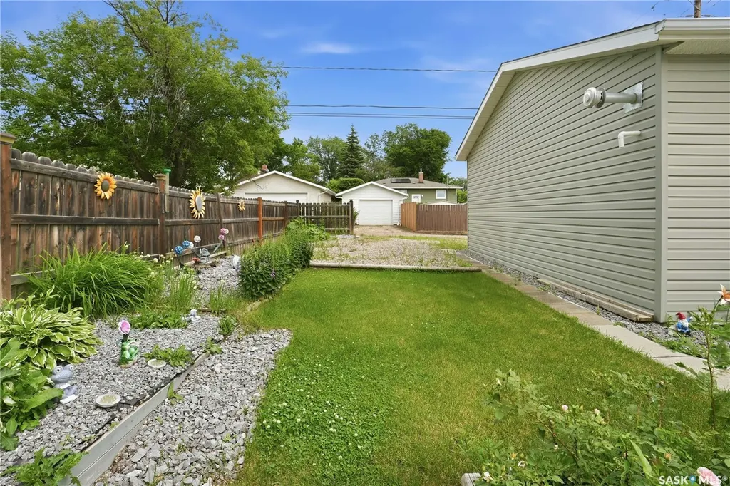 1402 93rd Street North Battleford SK S9A 0C1