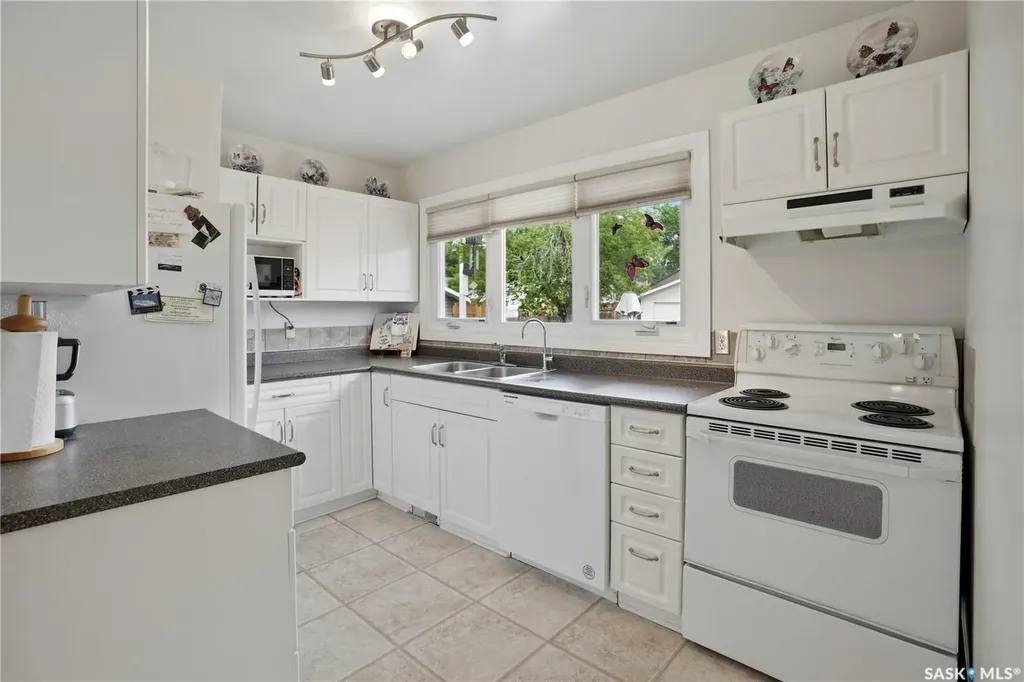 1402 93rd Street North Battleford SK S9A 0C1