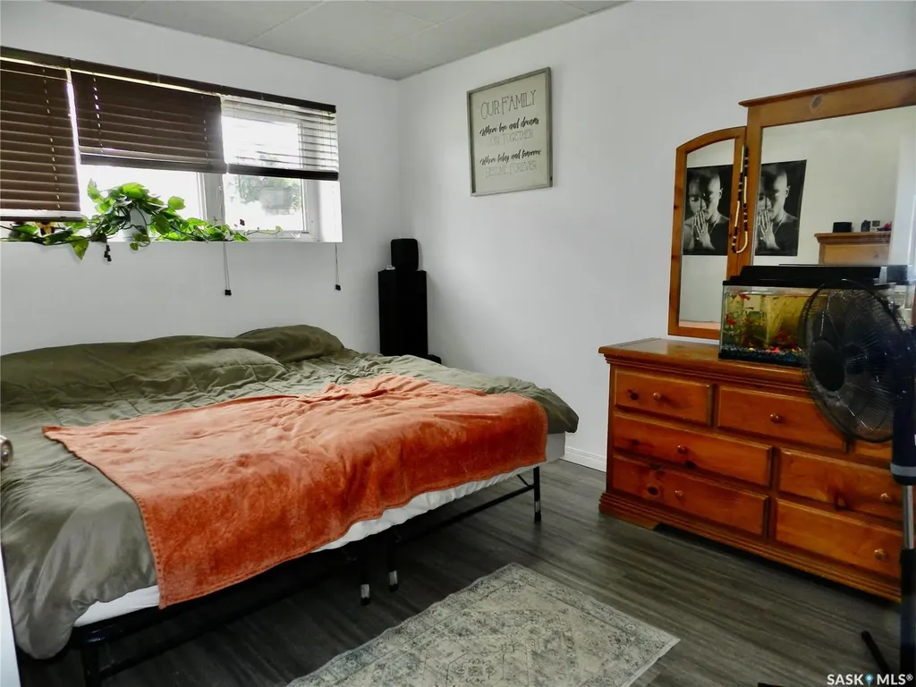 907 Ominica Street E Moose Jaw SK S6H 0J1