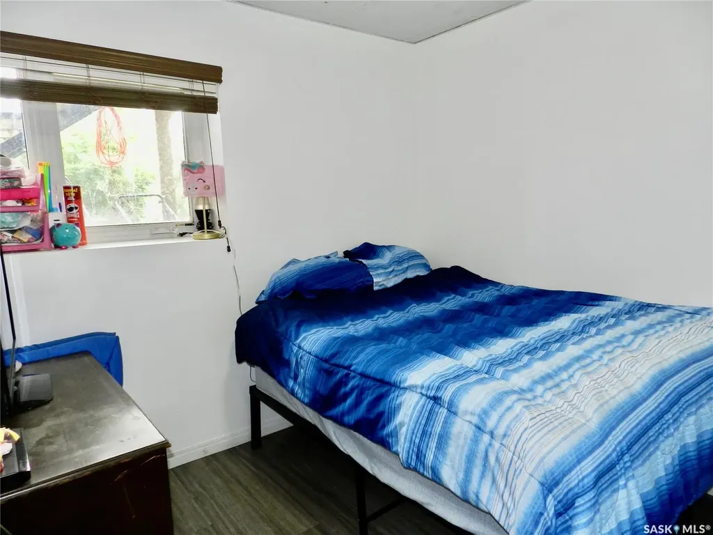 907 Ominica Street E Moose Jaw SK S6H 0J1
