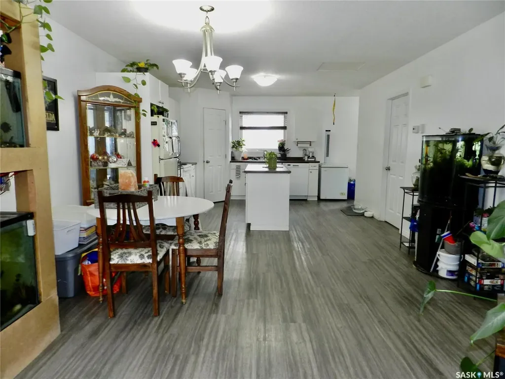 907 Ominica Street E Moose Jaw SK S6H 0J1