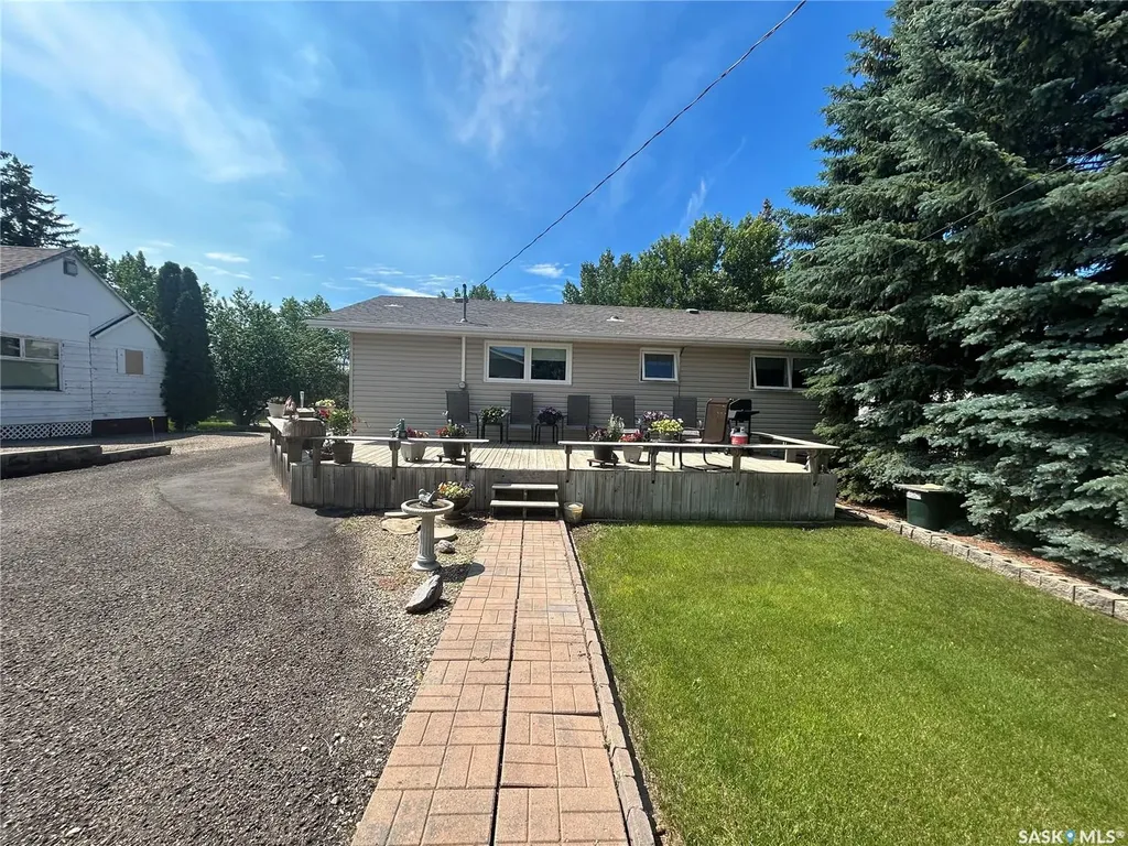 132 Churchill Avenue Coronach SK S0H 0Z0