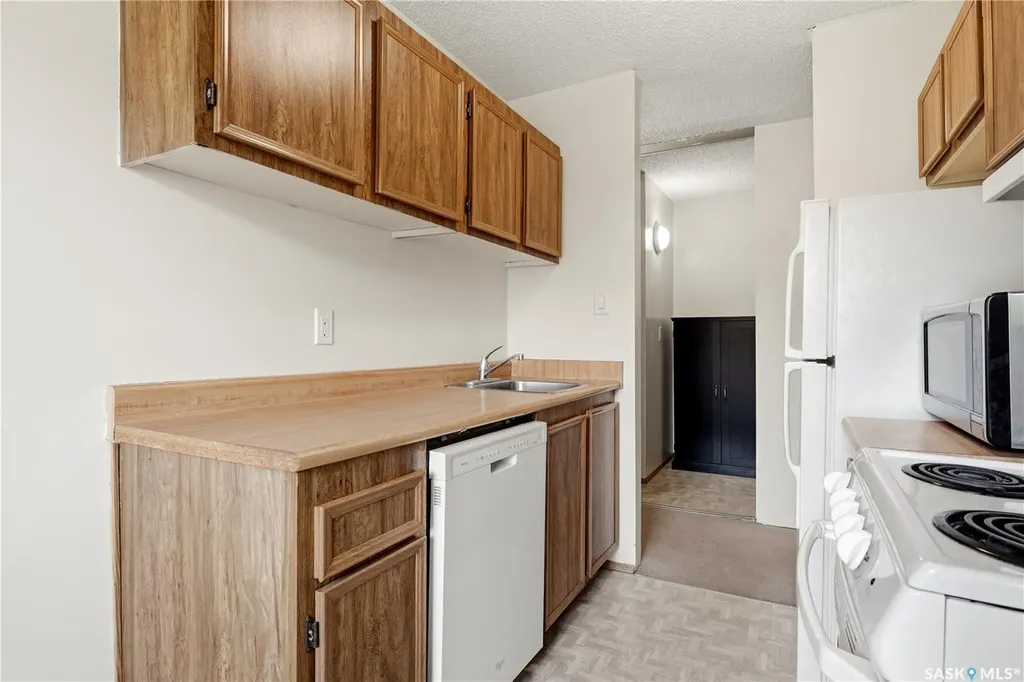 15 Alport Crescent Regina SK S4R 8C6
