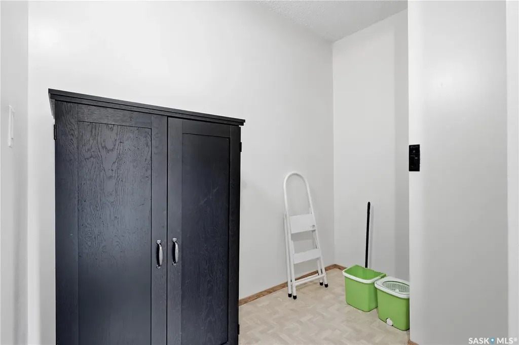 15 Alport Crescent Regina SK S4R 8C6
